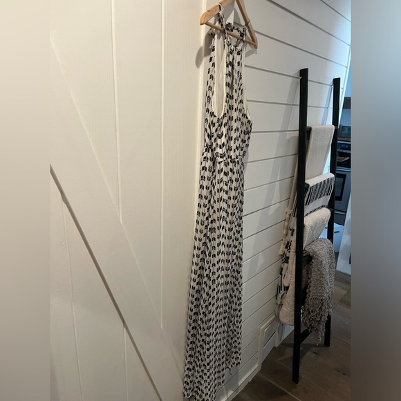 Torrid Black White Arrow Print Halter Maxi Dress - Picture 3 of 11